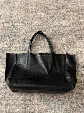 Ampersand As Apostrophe Black Croc-Embossed Tote Bag